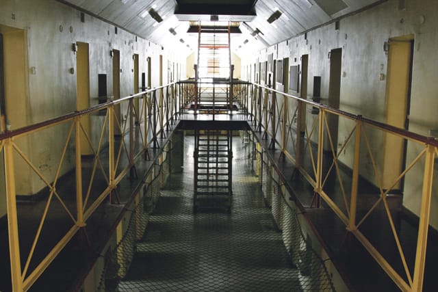 Kakola on nykyisin avoinna yleisölle. Täällä istui aikanaan myös tunnettu Pertti Ylermi Lindgren, joka huijasi 1960-luvulla rahaa 76 kihlatultaan.