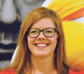 Katri Nummelin pelaa joukkueessaan linjapelaajaa pelipaikoilla yksi tai kolme.