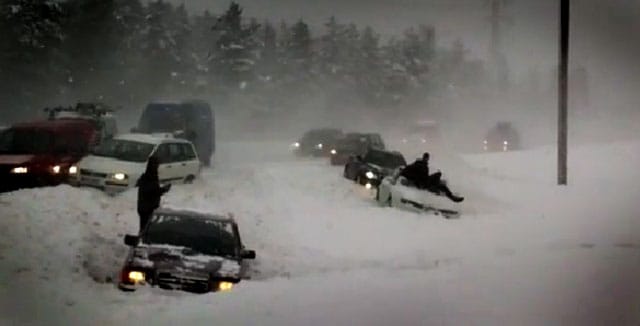 Lahdenväylällä rytisi pelti.