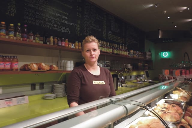 Aida Hadzic totetaa hymyssä suin, että ehkä henkilökunta palkitaan voiton kunniaksi.