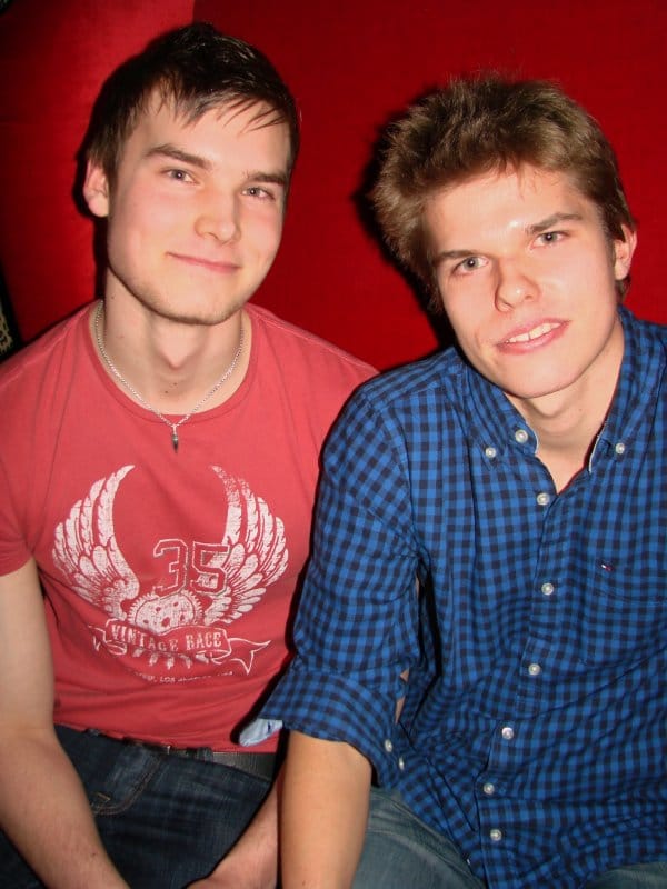 Fredan Tivoli 3.3. Yritystalouden opiskelija Markuksen, 20, kaveri graafisen suunnittelun opiskelija Max, 20, käy täydellä teholla.