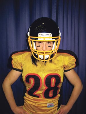 Jenkkifutiksessa ei rakennekynsillä koreilla. Eva von Haartman on harrastanut lajia pari vuotta.