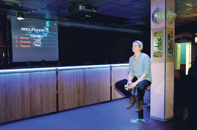 Aleksi Remsu odottaa, että pääsee aloittamaan oman tulkintansa Don Huonojen kappaleesta Hyvää yötä ja huomenta.