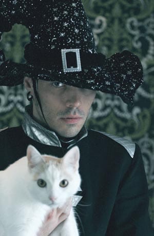 Teemu Rajamäen taiteilijanimi Callisto tulee Jupiter-planeetan kuusta.