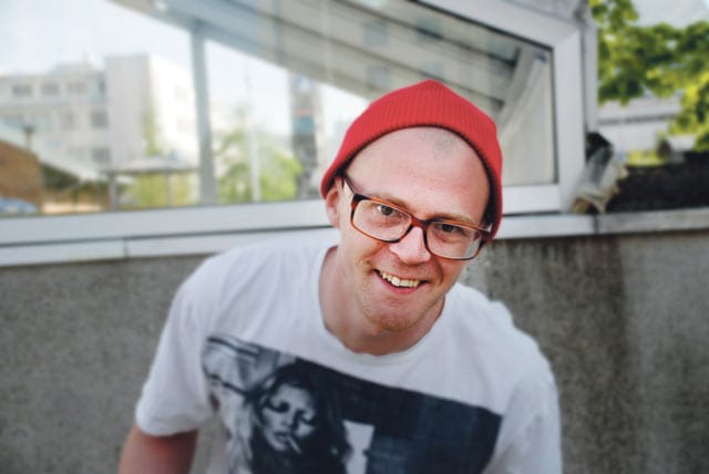 Tuukka Rihkola ei enää asu mutsinsa luona, vaikka onkin äidin poika.