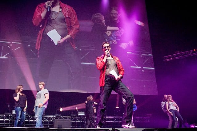 Uuuuh... You touch my tralala! Mmmh... My ding ding dong!