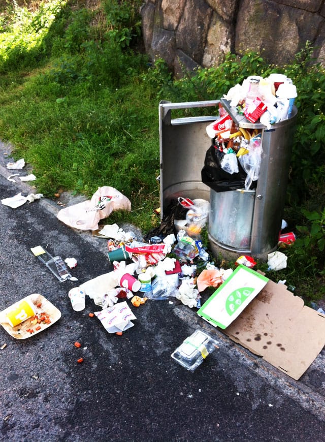 Alueen laitamilla kierrätys ei toiminut täydellisesti.