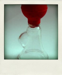 Flickr-käyttäjän teksti: "Mamador - The breastpump my mom used thirty years ago" Lähde: http://www.flickr.com/photos/47371152@N02/4369873647/ lisenssi: http://creativecommons.org/licenses/by-nd/2.0/deed.en