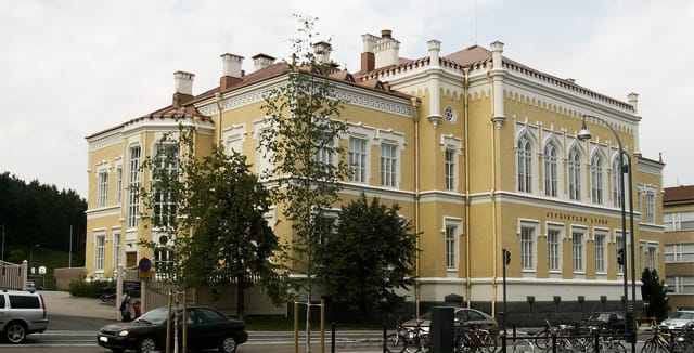 Jyväskylän Lyseon lakkauttamisesta on tullut poliittisen pelin kohde.