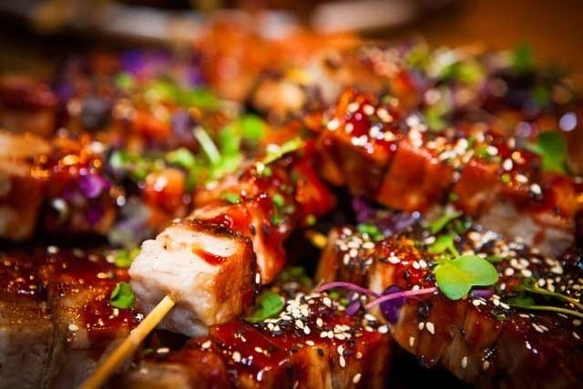 Gaijinin Pork Belly Yakiniku on yksi Taste of Helsingin takuuhitti.