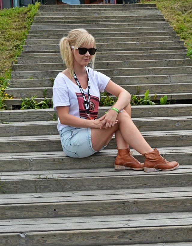 Paita, shortsit / Makia, kengät / Ten Points