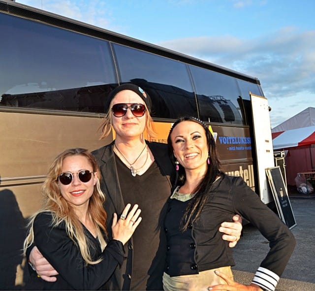 PMMP pääsi Jaajon kanssa fanikuvaan. Vai Jaajo PMMP:n kanssa?