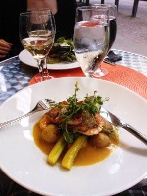 Ravintola Merelle ja Zander-annos.