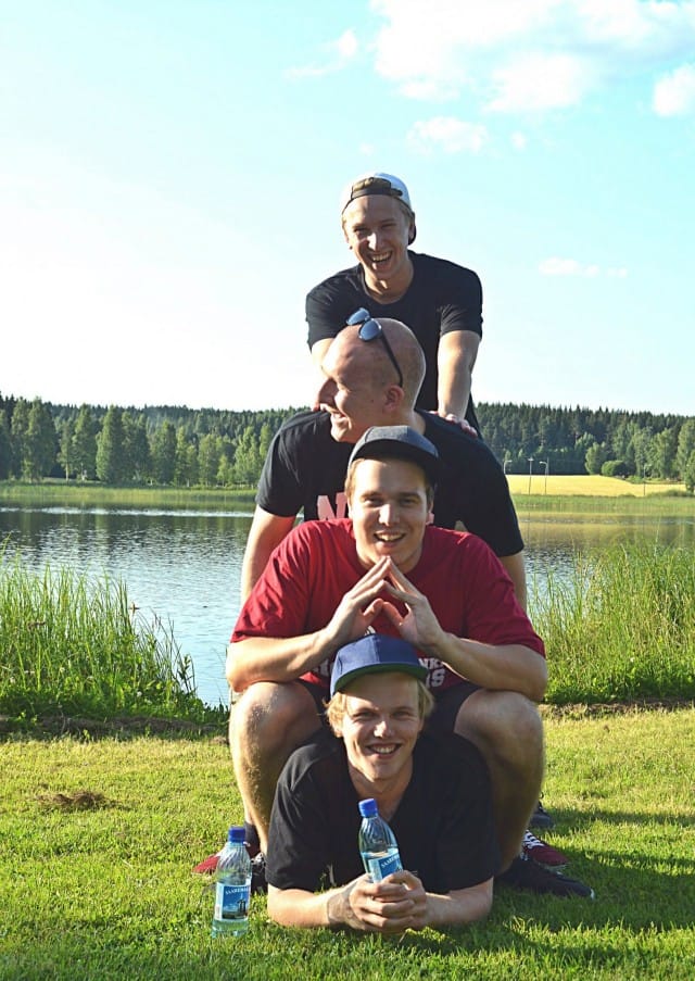 Gasellikasa ylhäältä alaspäin, Thube Hefner, Musajusa, Hätä-Miikka ja Päkä.