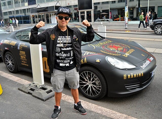 Uniikki oli fiiliksissä illan bileistä.