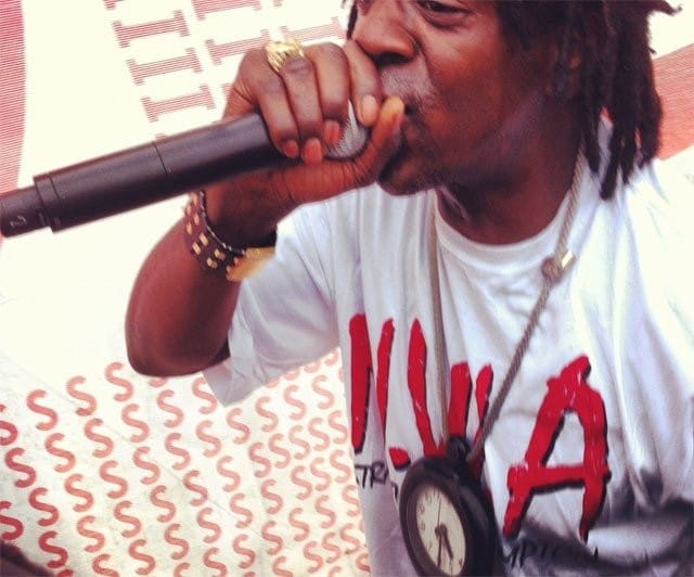 Apua, Flav tulee päälle!