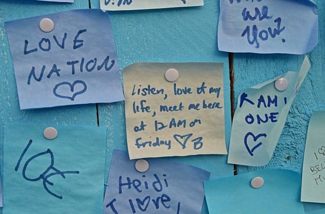 Tämä ei välttämättä taide-kategoriaan mene mutta postit-seinältä oli kiva käydä lukemassa rakkaudentäyteisiä viestejä.