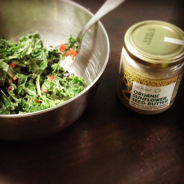 Lehtikaali ekana kastikkeeseen.