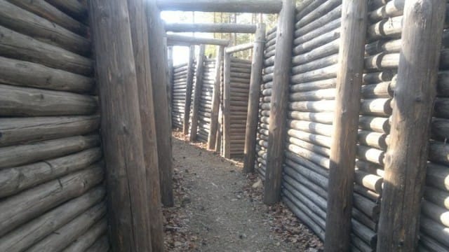 Elo tää juoksuhaudoissa on..