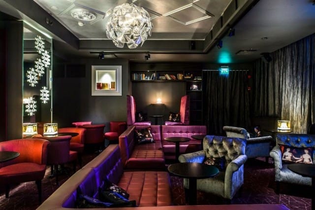 Bar 7 Blingsin miljöö on viihdyttävä.