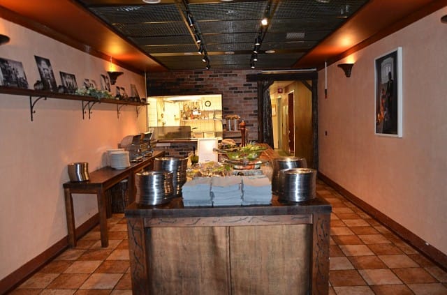 Jailbirdin keittiössä valmistuu hotellin herkut.