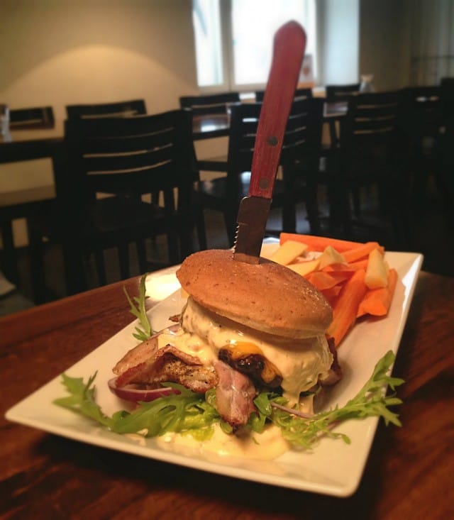 Eka burgeri vuoteen. Toimi tähän maanantaihin!