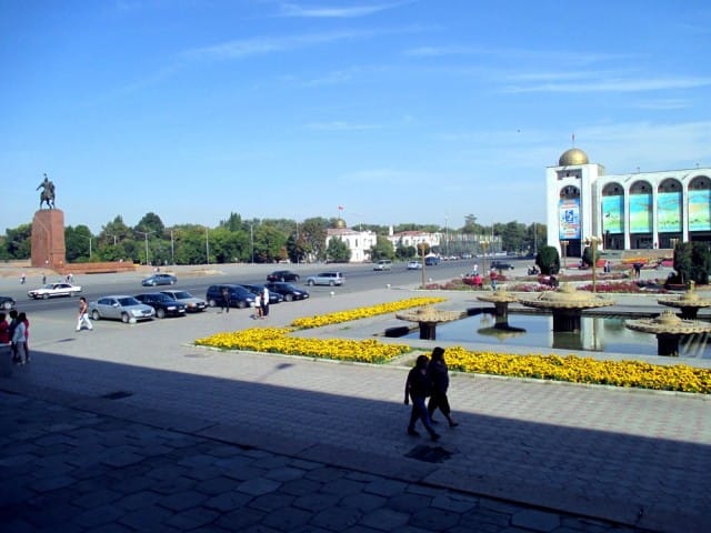 Taka-alalla pääkatu.