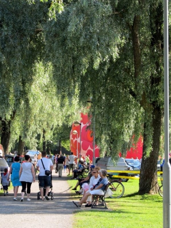 Hämeen vanhan linnan puistossa heinäkuussa 2013