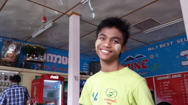 Burmalainen tarjoilija