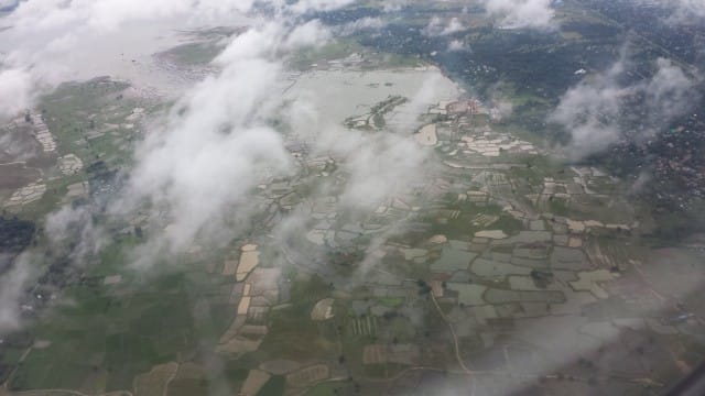 Burmassa aika on pysähtynyt. Argaaritalous jyrää vielä. Maa kehittyy kuitenkin kovaa vauhtia.