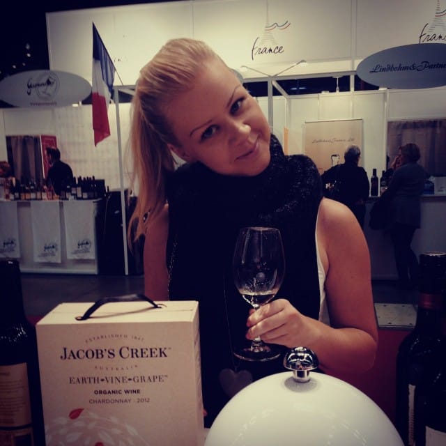 Muista suosia pikkujoulukaudella myös luomua, itse kävin testailemassa luomu-uutuuksia VRHE-messuilla.