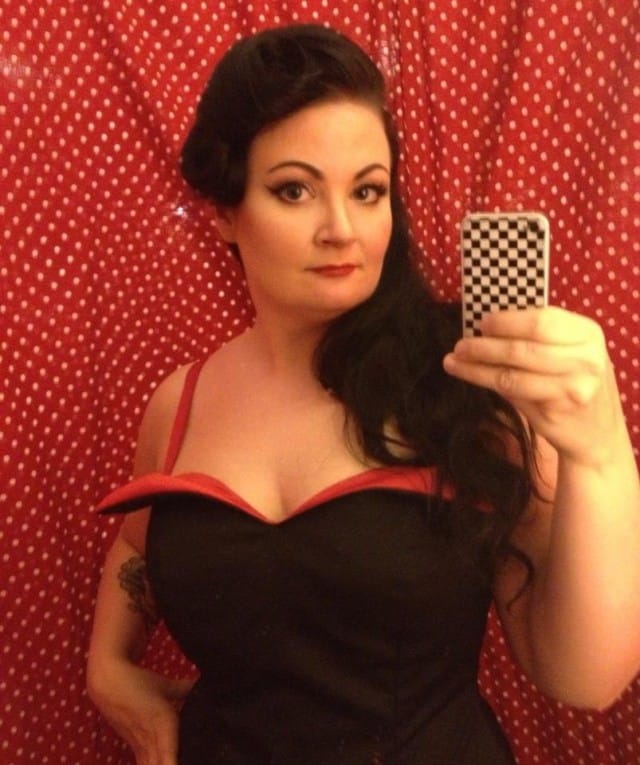 Lähikuva iltapuvun yläosasta