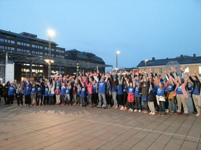 Nuorten flash mob -tempaus valtasi Narinkkatorin.