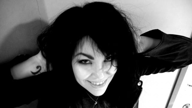 Muistakaa tytöt: mitä isompi tukka, sitä pienemmältä pylly näyttää!