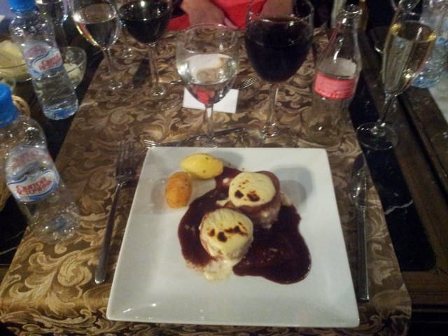 Pikkujouluajassa parasta on hyvä ruoka. Karhunnoisetit ovat herkkua. Muistanko syödä riittävän monipuolisesti?