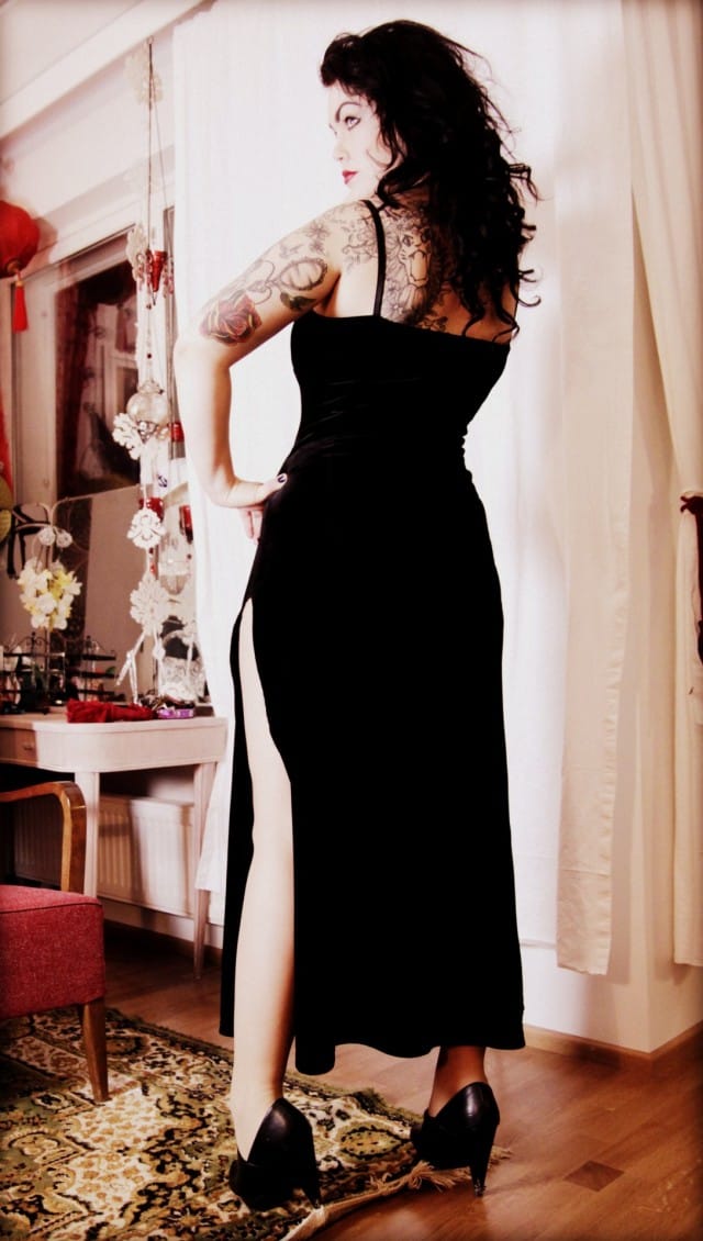 Melkein oikee Bond-tyttö!