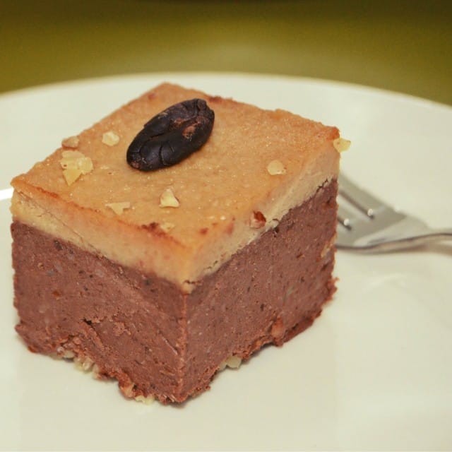 Raakakakku kruunasi aterian.