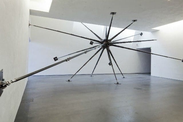 Kiasma ja muut valtion taidemuseot saivat eniten sponsorirahaa. Kuvassa Kimmo Schroderuksen teos Kiasma Hits –näyttelyssä.