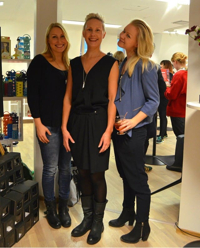 Keskellä säteilee Magian Miia.