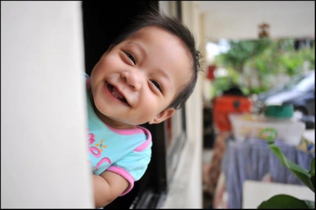 Toisella on #ekatyöpaikka lapsimallina ja toisella toimitusjohtajana. Aika jees. Kuva Flickr (CC BY SA) HaniSham™