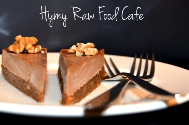 Marian suussasulava raakasuklaakakku.