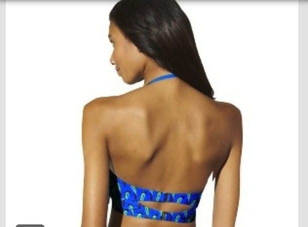 Anteeksi neiti, mutta näyttää siltä, että selästänne puuttuu pala.