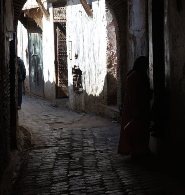 Meininki Fèsin kujilla on kuin 1001 yön tarinoista.