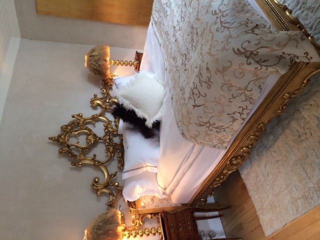 Upeat puitteet boudoir kuvauksille, vai mitä?