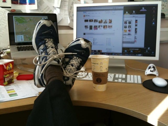 Menestyjät käyvät usein juoksemassa. Todisteeksi riittää kun laitat kuvan juoksukengistä jaloissasi ja kerrot kuinka pitkän lenkin juoksit tai laitat että aamusporttailu tekee aina hyvää.