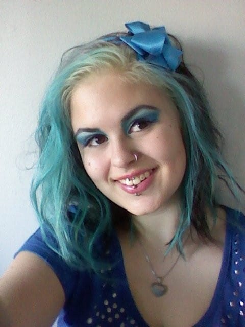 Onko tukka hyvin näkyykö kello? No tukka on sekasin ja kello ei näy ku koettaa selfieitä napsia !