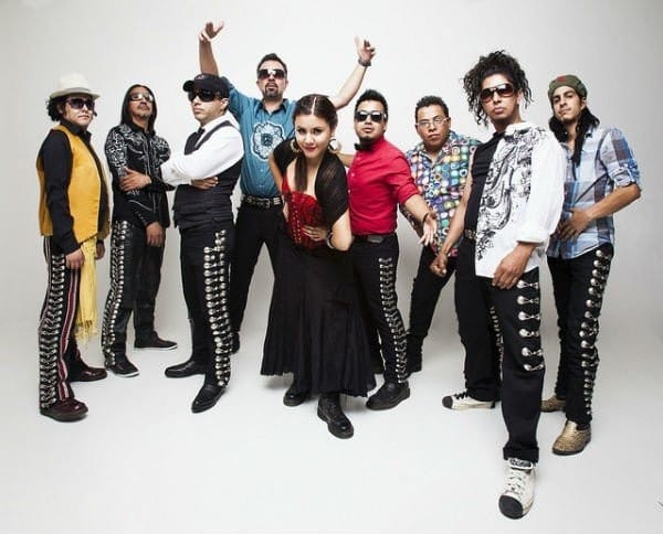 Los de Abajoa kuullaan Maailma kylässä -festivaalilla