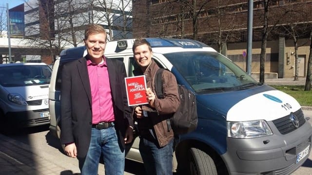 Jarkko Kurvinen ja Ilkka Lavas. Rikollisen hyvä kirja oman asiantuntijabrändin kehittämiseen.