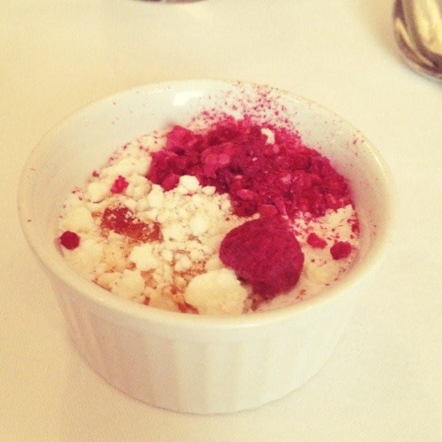 Ravintola Demo tarjoilee festivaalissa leivän lisäksi myös sirkushuveja: Space cream -niminen jäätelö valmistetaan paikan päällä nestemäisen typen avulla.