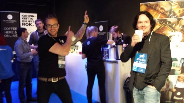 Riku Uski keitti tiimeineen pelkästään tiistaina yli 600 litraa kahvia.